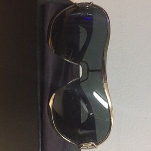 Gucci buckle sunglasses